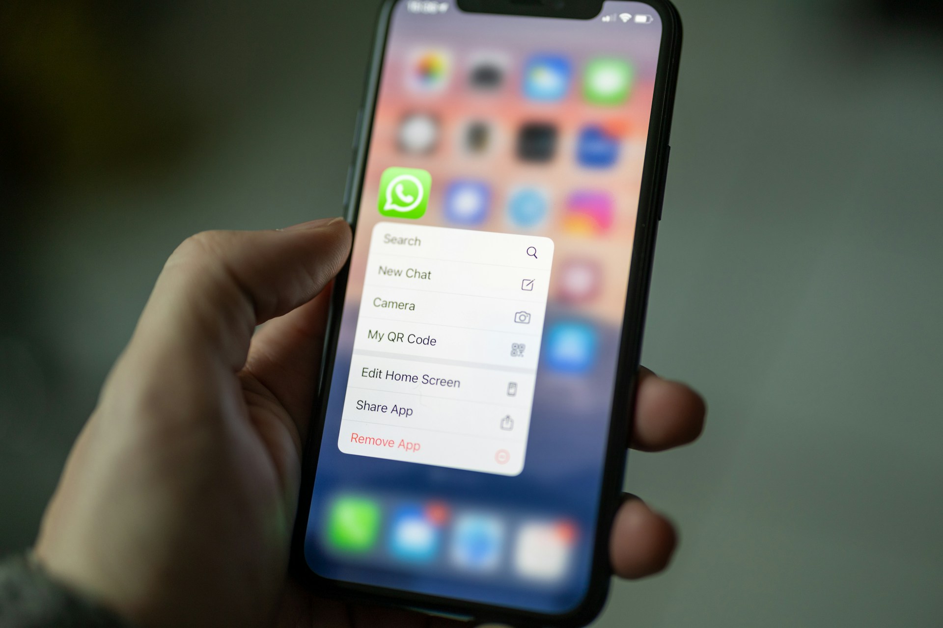 Cómo responder a tus clientes en WhatsApp sin estar pendiente del móvil